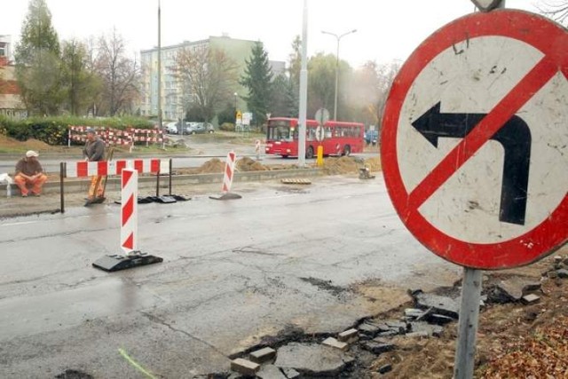 Kierowcy protestują przeciw ograniczeniu możliwości skrętu z ul. ...