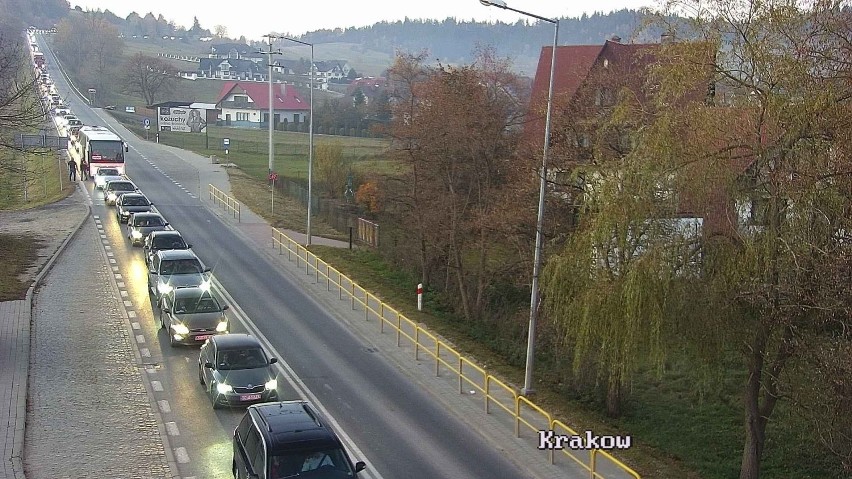 Korek w Klikuszowej na jezdni w kierunku Zakopanego