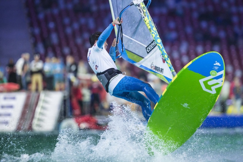 Windsurfing na Narodowym. Zobacz wodne atrakcje! [ZDJĘCIA]