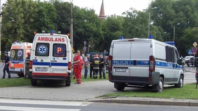 Nie ma dnia, by na Rondzie Bernardyńskim nie dochodziło do stłuczki, kolizji, czy poważnego wypadku. Tak było i dzisiaj. Od lipca miejsce to powinno być bardziej bezpieczne dla kierowców.