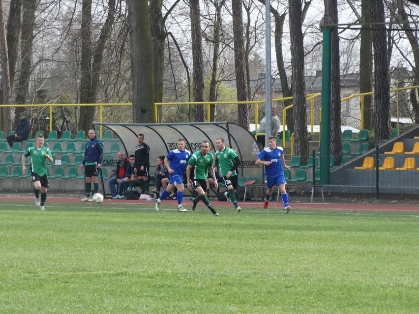 Pogoń Zduńska Wola - Omega Kleszczów. Mecz  zakończony bezbramkowym remisem