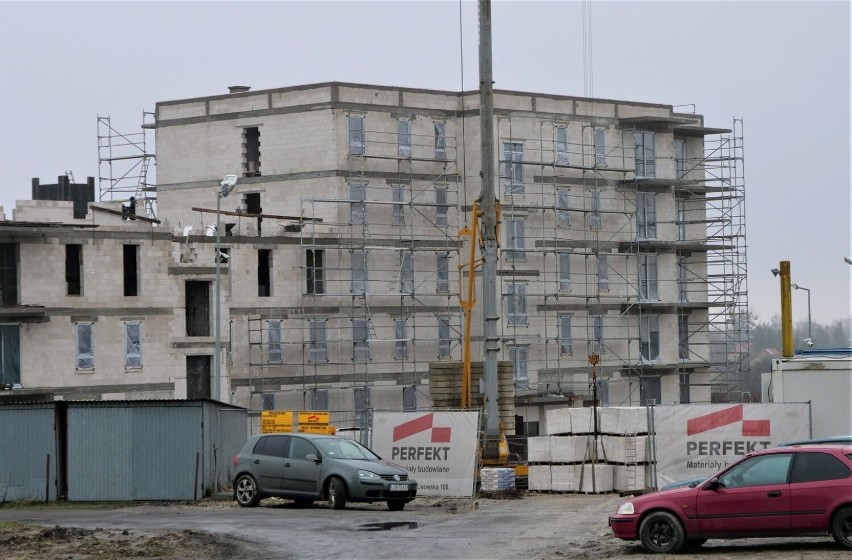 Trwa budowa bloku TBS przy ul. Szarych Szeregów w Chełmie