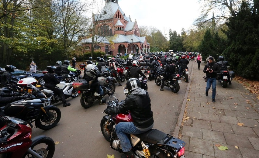 Wzruszający pogrzeb Marzeny. W ostatniej drodze towarzyszyli jej motocykliści [ZDJĘCIA]