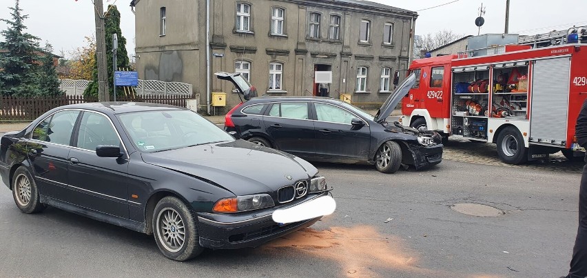 Zderzenie dwóch samochodów osobowych w Kiszkowie