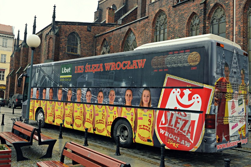 Ślęza Wrocław ma nową zawodniczkę i klubowy autokar (ZDJĘCIA)