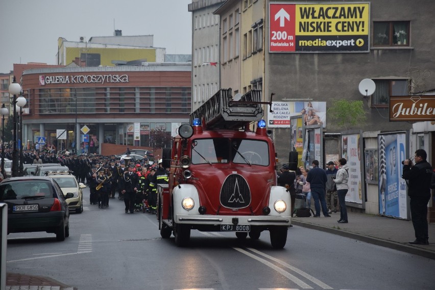 Wielkopolski Dzień Strażaka w Krotoszynie: Przemarsz i uroczystości kościelne [FOTO + VIDEO]