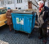 Wrocław: Od 66 lat nie mają miejsca na kontenery na śmieci