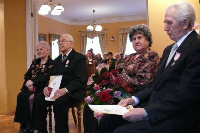 Sala ślubów w Dworku Olszewskich, w której odbywają się m.in. uroczystości jubileuszów małżeńskich, pozostanie w tym samym miejscu