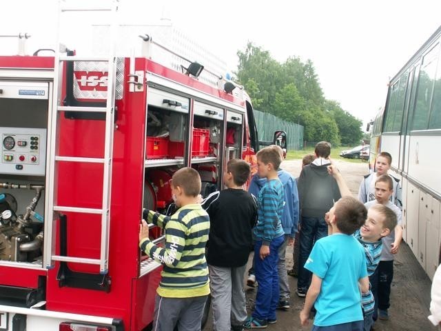 Strażacy na festynie dla dzieci w Poddębicach [zdjęcia]
