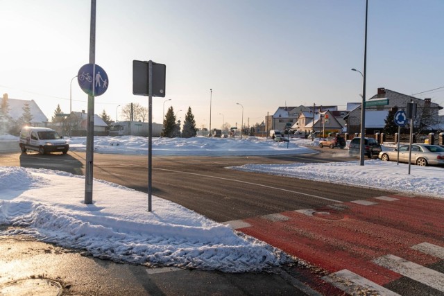 Przez trzy dni kierowcy w Białymstoku mogą spodziewać się sporych utrudnień na jednej z najważniejszych ulic tworzących tzw. białostocki ring. Niewykluczone, że drogowcy będą ręcznie kierować ruchem. Zobacz, na których ulicach będą utrudnienia.