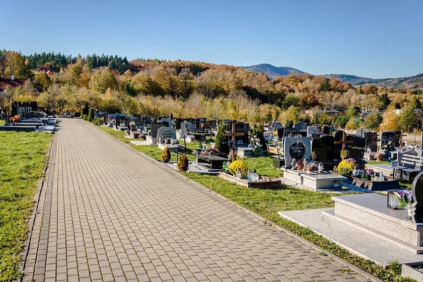 Nekropolie w okolicach Wałbrzycha. Cmentarz komunalny w Szczawnie-Zdroju (ZDJĘCIA)
