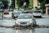 Fatalne skutki nawałnicy. Ulica Glinki w Bydgoszczy zalana! [zdjęcia]