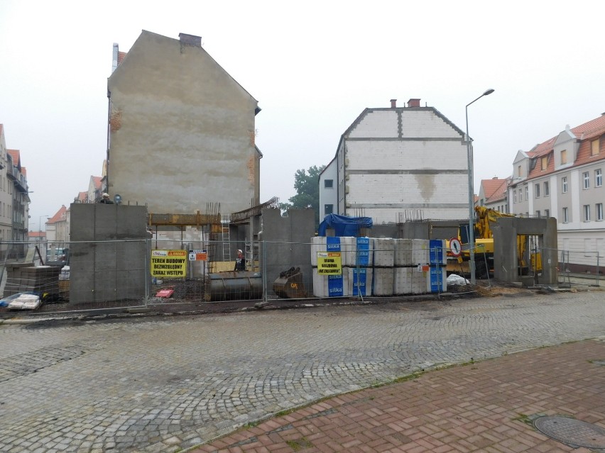 Wałbrzych: Budowa kamienicy przy ul. Staszica idzie pełną parą [ZDJĘCIA]