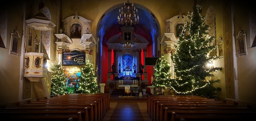 Bożonarodzeniowy wystrój kościoła w Szymanowicach