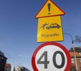 Wypadek w centrum - samochód dostawczy zderzył się z autobusem