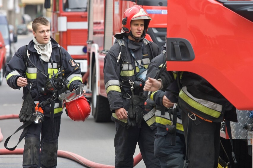Śmiertelne zagrożenie podczas pożaru sprzętu AGD. Mieszkanka Podzamcza w Wałbrzychu ugasiła zmywarkę