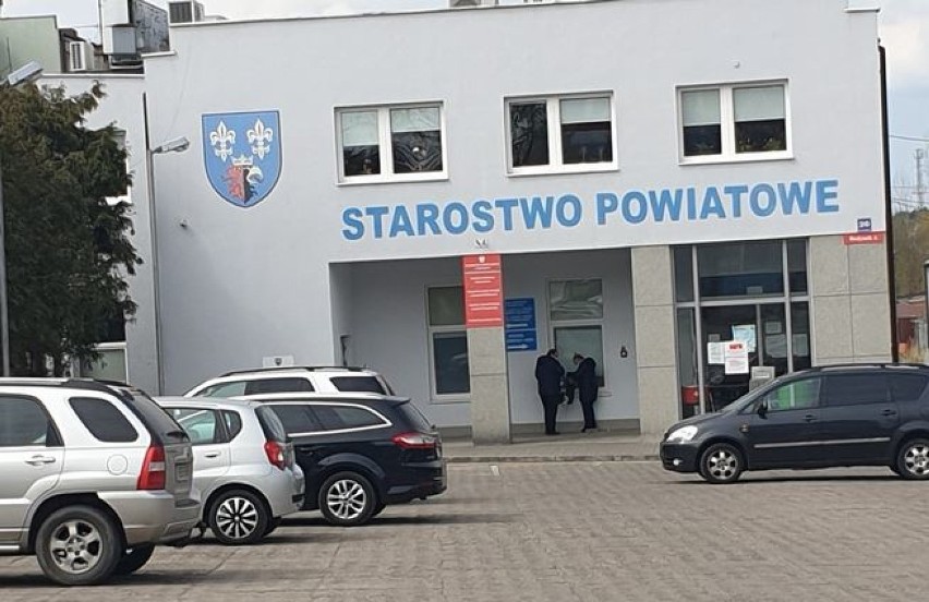 Bełchatów. Przed Wydziałem Komunikacji Dróg stanie urna