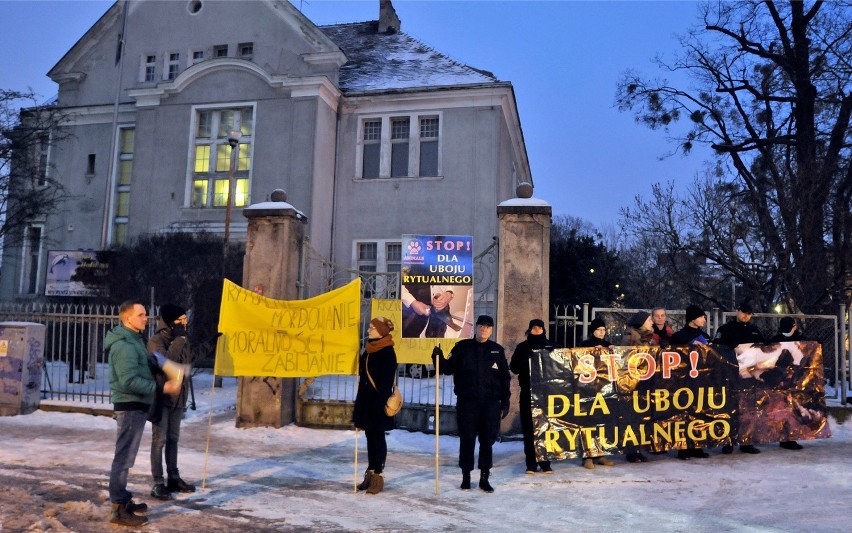 Demonstracja przeciwko ubojowi rytualnemu przełożona. Młodzieżówka Palikota oskarża urzędników