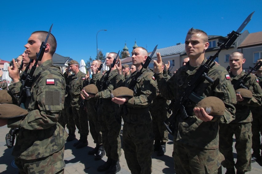 Biłgoraj. Ochotnicy Wojsk Obrony Terytorialnej złożyli przysięgę 