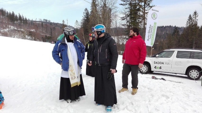 Mistrzostwa w narciarstwie księży i kleryków na Stożku [ZDJĘCIA]