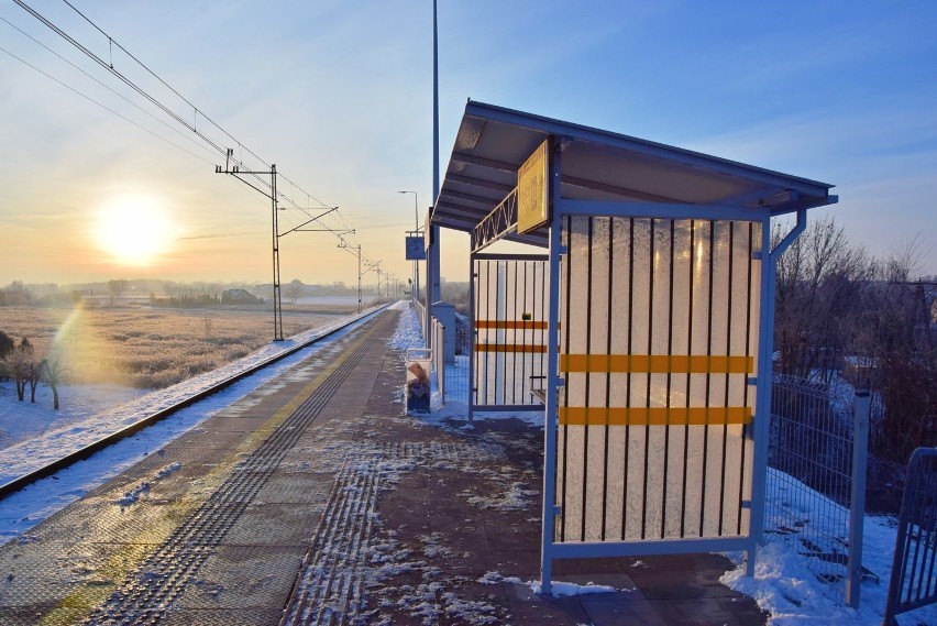 Od 1 lutego w Wieluniu i Wieruszowie zatrzymują się dwa pociągi Intercity relacji Kraków-Poznań ZDJĘCIA
