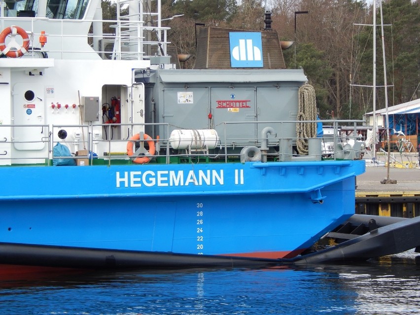 "Oceania" w drodze na zachód i "Hegemann II" przed...