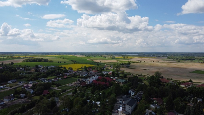 Jezioro Powidzkie. Najpiękniejszy wielkopolski akwen z lotu ptaka. Tak wyglądają plaże [FOTO]