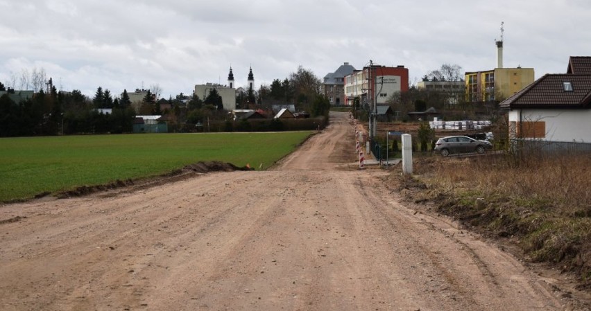Inwestycje drogowe w gminie Bakałarzewo. Remontują trzy drogi [Zdjęcia]