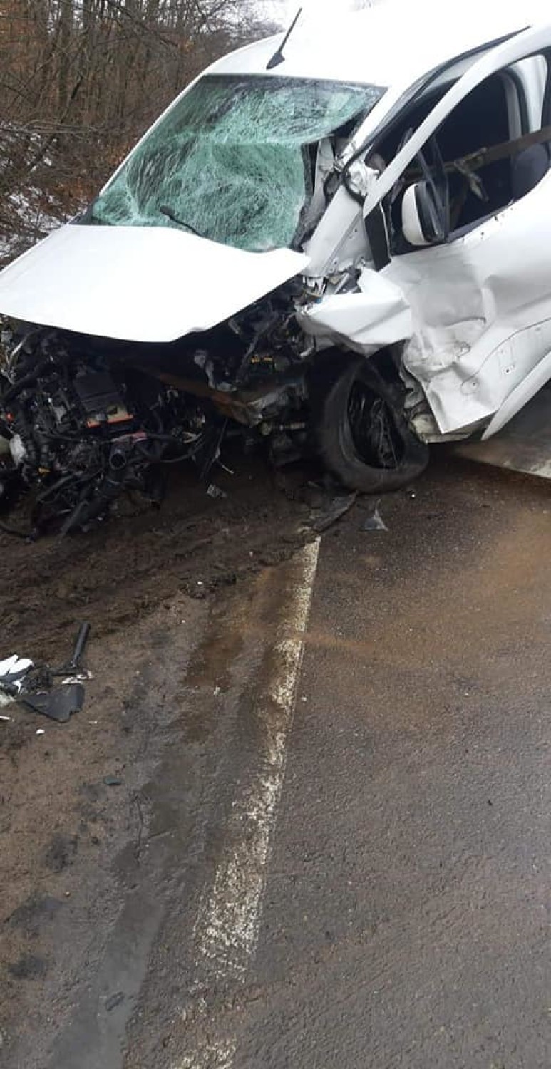 Cztery osoby ranne w wypadku na trasie Kartuzy - Smętowo Chmieleńskie (13.03.2021) 