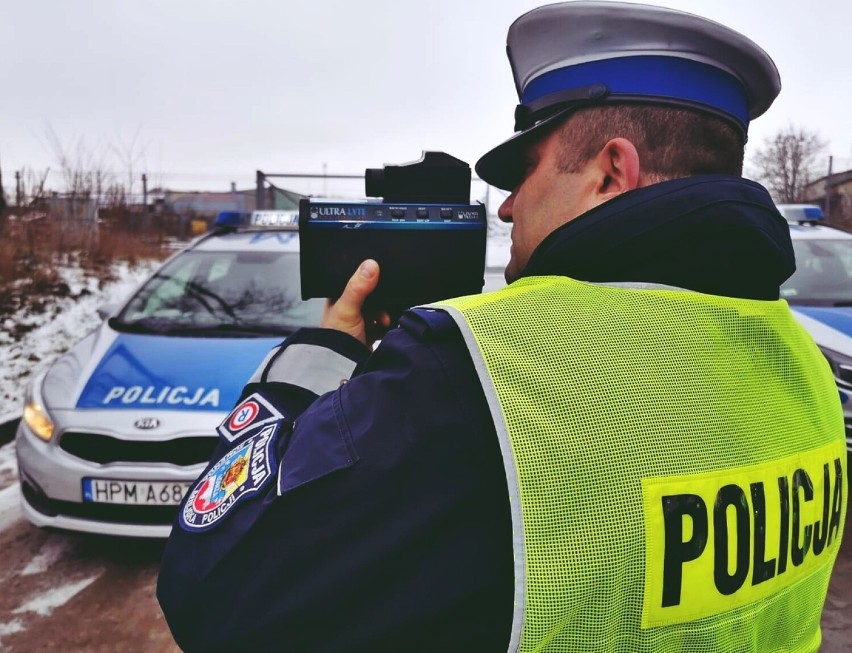 Łomżyńscy policjanci dbali o bezpieczny wyjazd na ferie 