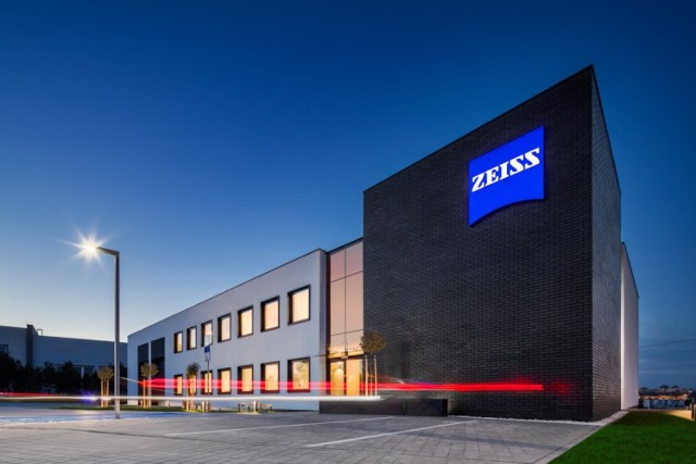 Carl Zeiss - budynek zaprojektowany przez Koziarski Pracownię Projektową