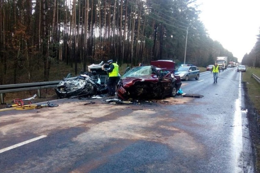 Tragiczny wypadek koło Złotowa - dwie osoby nie żyją, cztery są ranne