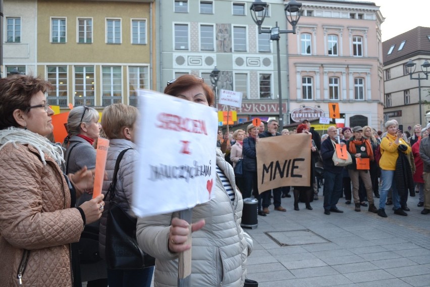 Strajk nauczycieli. Wiec poparcia dla nauczycieli na gliwickim Rynku