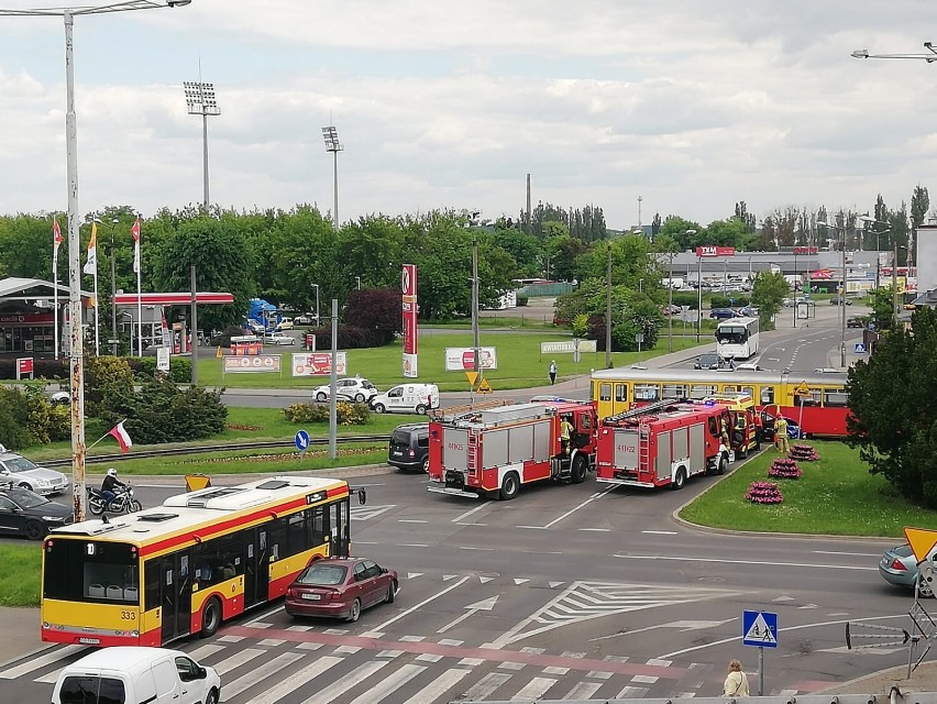 W Grudziądzu samochód osobowy zderzył się z tramwajem