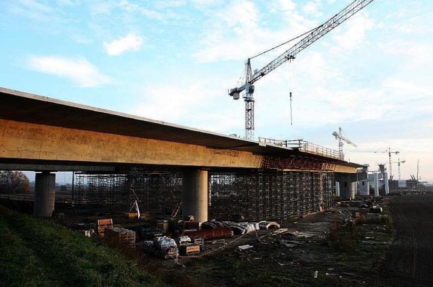 Trwa budowa nowego mostu na Wiśle [ZDJĘCIA]