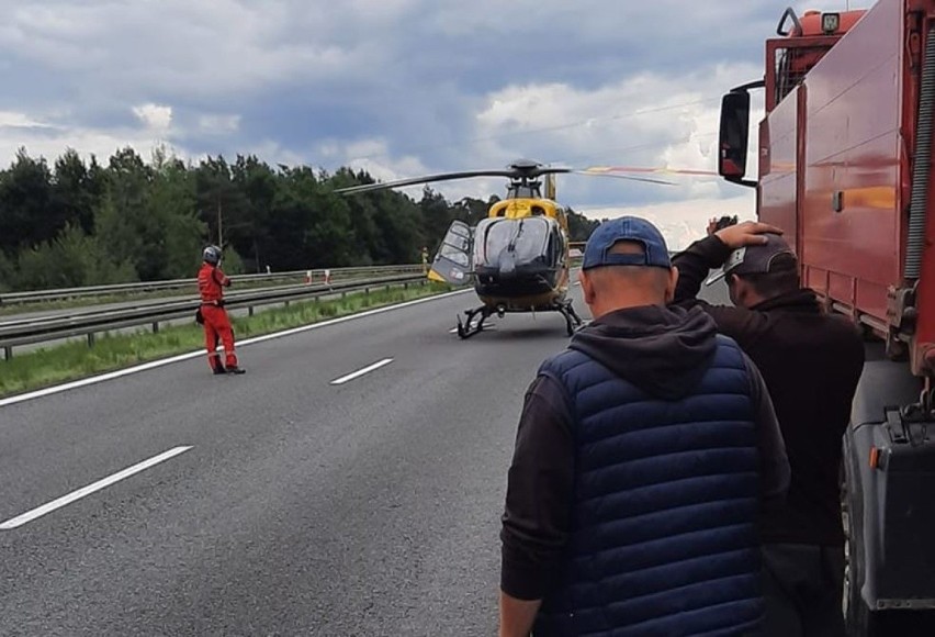 Straszny wypadek na A4 pod Gliwicami. Na miejscu lądował śmigłowiec LPR