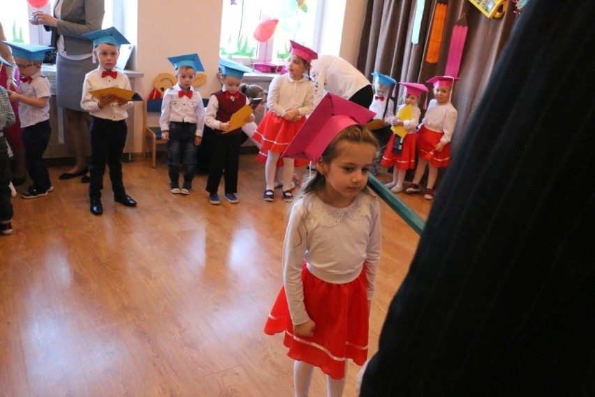 Ślubowanie przedszkolaków w nowym przedszkolu w Karnkowie [zdjęcia]