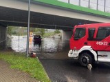 Gigantyczna nawałnica w Dąbrowie Górniczej - ZDJĘCIA. Powódź w centrum, powalone drzewa, zalane ulice...