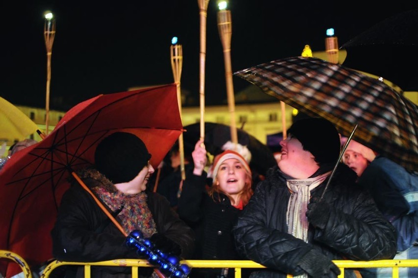 Stare zdjęcia ze Śremu. W 2011 roku świąteczna parada przemaszerowała ulicami miasta, a gwiazdą wieczoru był zespół Brathanki