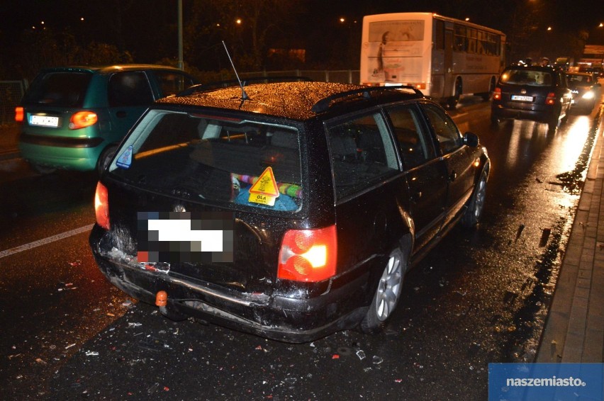 Wypadek we Włocławku z udziałem trzech aut [zdjęcia]