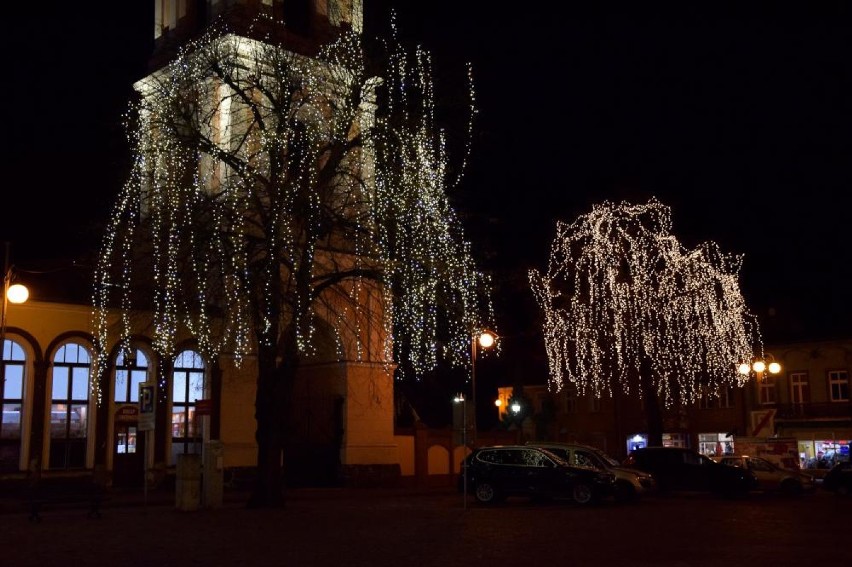 Chodzież w blasku świątecznych lampek [FOTO]