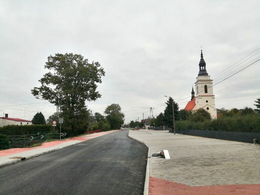Inwestycje na drogach powiatu wieluńskiego. Mokrsko na finiszu. Czy uda się pozyskać dotację na 40-milionowy projekt? ZDJĘCIA