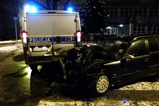 Na Gdańskiej pijany kierowca bmw uderzył w radiowóz
