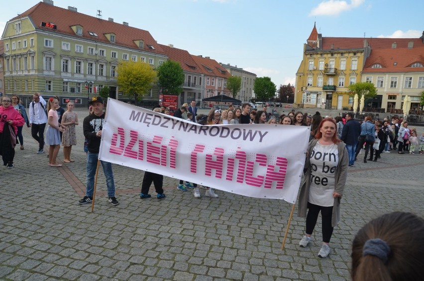 Międzynarodowy Dzień Tańca w Gnieźnie z charytatywnym akcentem [FOTO, VIDEO]