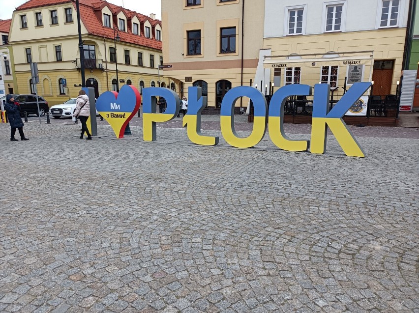 Koncert Solidarni z Ukrainą. Płock zjednoczył Polaków i uchodźców. Mieszkańcy wyrazili wsparcie [ZDJĘCIA]