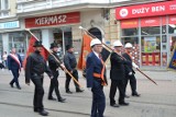 Przez ulicę Wolności w Chorzowie przeszli Ludzie Ognia. ZDJĘCIA