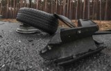 Czołowe zderzenie samochodów na trasie Żagań - Żaganiec. Ranne trzy osoby