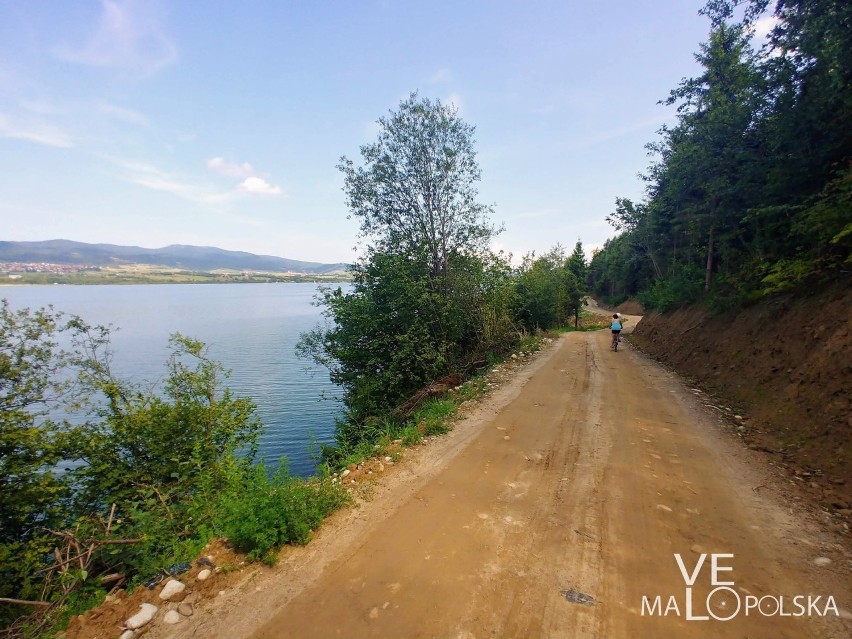Powstaje "rowerowy raj" wokół Jeziora Czorsztyńskiego [IMPONUJĄCE ZDJĘCIA]