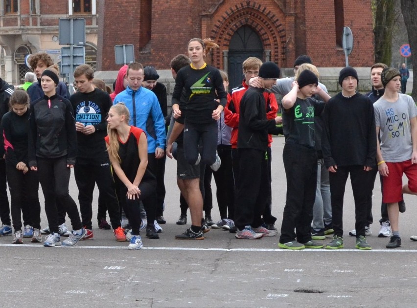 W Święto Niepodległości w Malborku biegali także uczniowie [ZDJĘCIA]