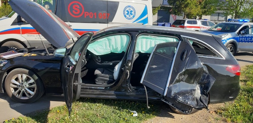 Gmina Wągrowiec. Wypadek z udziałem dwóch aut w Bartodziejach. Poszkodowane dziecko trafiło do szpitala 
